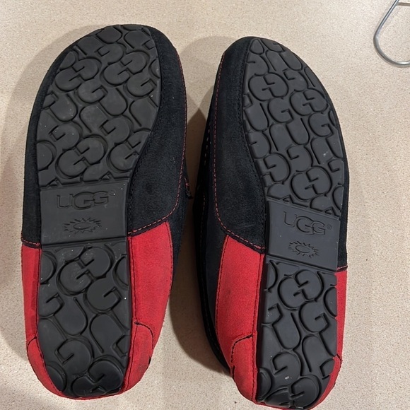 Ugg Mens black and red slippers size 9 - Picture 5 of 7